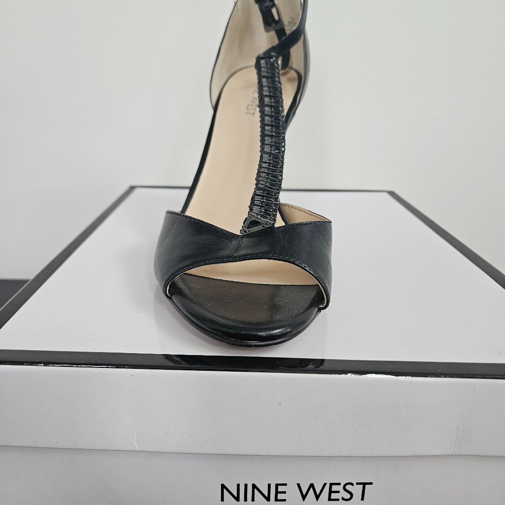 Black Stilettos Great For A Perfect Date Night Black Stilettos Great For A Perfect Date Night